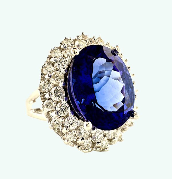 FL8 Ladies Tanzanite and Diamond Dinner Ring